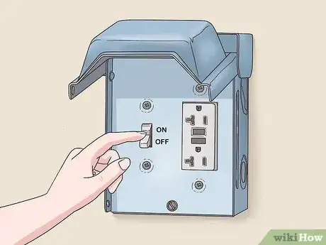 Imagen titulada Put Out Electrical Fires Step 11