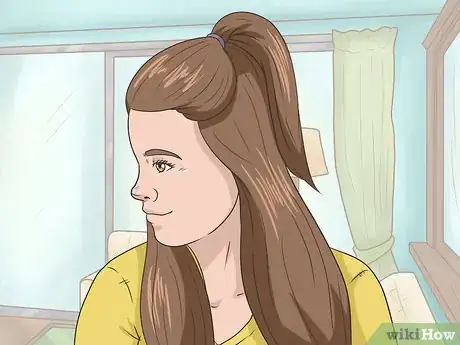 Imagen titulada Do Half Up Half Down Hairstyles Step 4