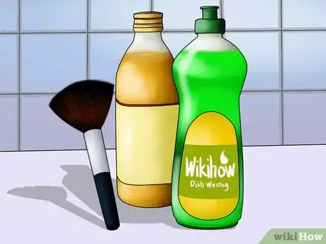 Imagen titulada Clean Makeup Brushes Using Olive Oil and Soap Step 1