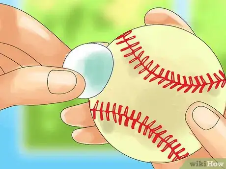 Imagen titulada Clean a Dirty Baseball Step 10