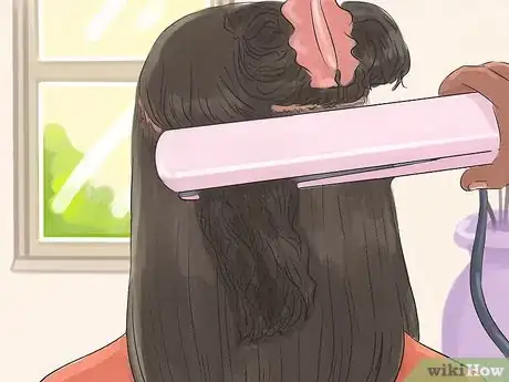 Imagen titulada Straighten Thick, Curly Hair Without Damaging It Step 11