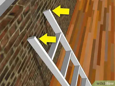 Imagen titulada Climb a Ladder Safely Step 3