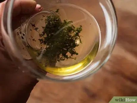 Imagen titulada Prepare Oregano Leaves for Cough Medicine Step 13