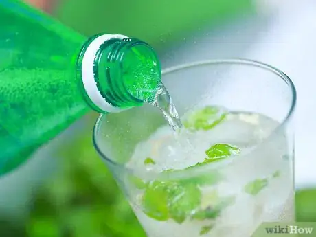 Imagen titulada Make a Mojito Step 5