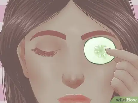 Imagen titulada Reduce Puffy Eyes Step 2