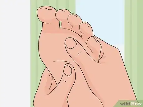 Imagen titulada Heal a Bruised Toenail Quickly Step 12