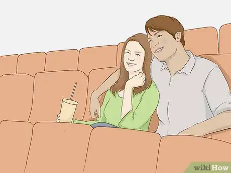 Imagen titulada Act on a Movie Date Step 9.jpeg