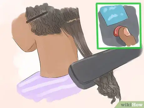 Imagen titulada Straighten Thick, Curly Hair Without Damaging It Step 10