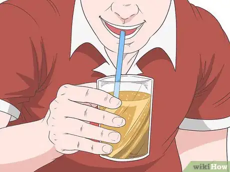 Imagen titulada Remove Tea Stains from Teeth Step 8