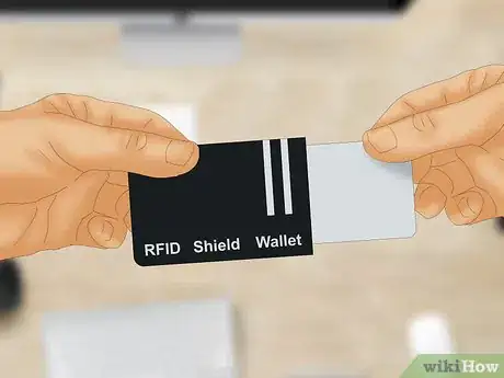 Imagen titulada Keep RFID Credit Cards Safe Step 6