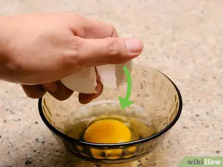 Imagen titulada Separate an Egg Step 14