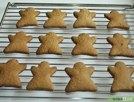 Imagen titulada Make Gingerbread Cookies Step 13