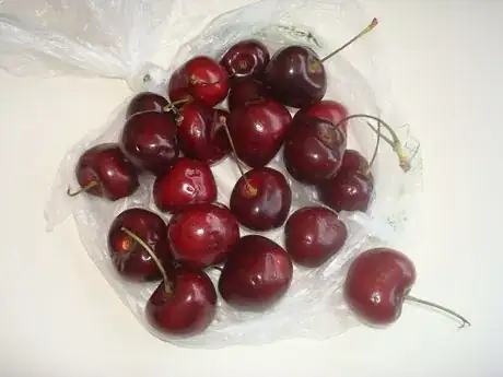 Imagen titulada Luscious cherries