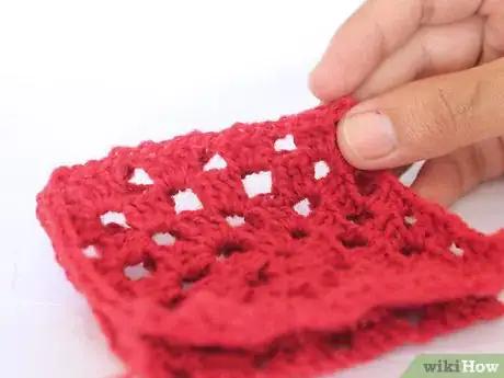 Imagen titulada Attach Granny Squares Step 1