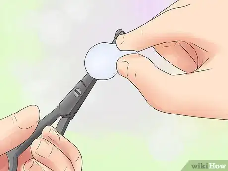 Imagen titulada Trim Your Nose Hairs in a Safe Way Step 5