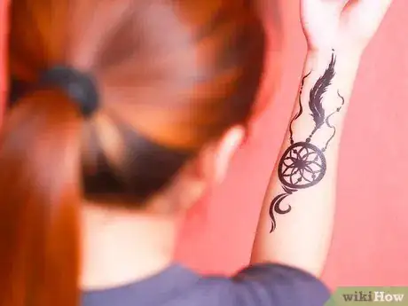 Imagen titulada Care for a Henna Design Step 10