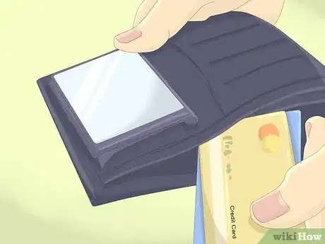 Imagen titulada Arrange Your Wallet Step 5