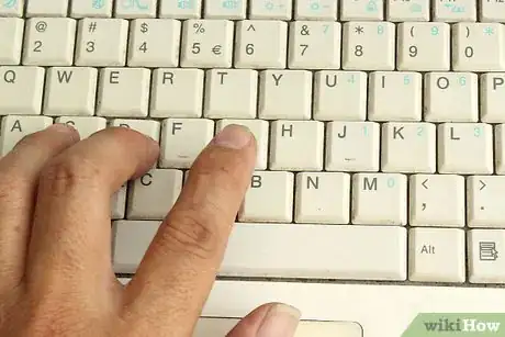 Imagen titulada Fix a Jammed Keyboard Key Step 10