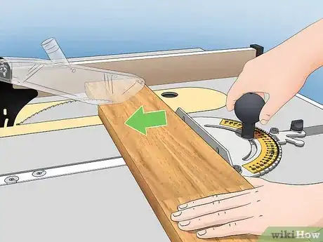 Imagen titulada Use a Table Saw Step 19