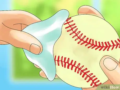 Imagen titulada Clean a Dirty Baseball Step 12