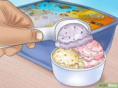 Imagen titulada Eat Ice Cream Step 3