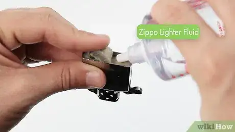 Imagen titulada Flick a Zippo Lighter Step 1