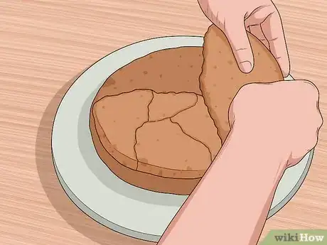 Imagen titulada Fix a Baked Cake Stuck to the Pan Step 13