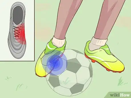 Imagen titulada Shoot a Soccer Ball Step 10