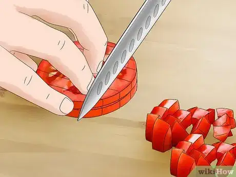 Imagen titulada Cut Tomatoes Step 11