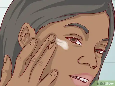 Imagen titulada Treat Eczema Around the Eyes Step 7