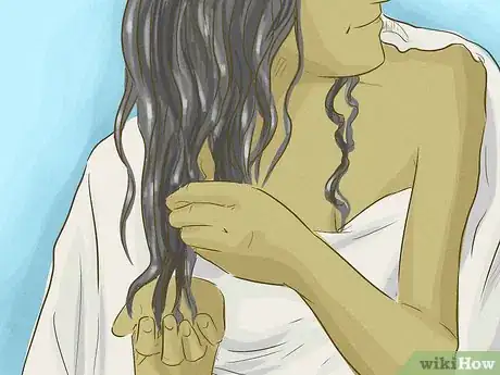 Imagen titulada Grow Thick Curly Hair Step 2