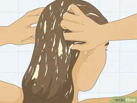 Imagen titulada Use Mayonnaise as a Hair Conditioner Step 5