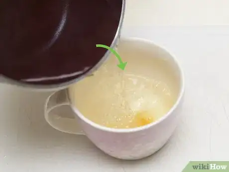 Imagen titulada Make a Hot Soothing Lemon Drink Step 4