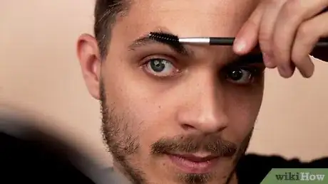 Imagen titulada Trim Eyebrows (for Men) Step 2