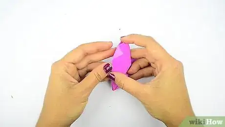 Imagen titulada Fold a Paper Heart Step 15