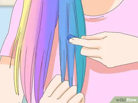 Imagen titulada Chalk Dye Your Hair Step 12