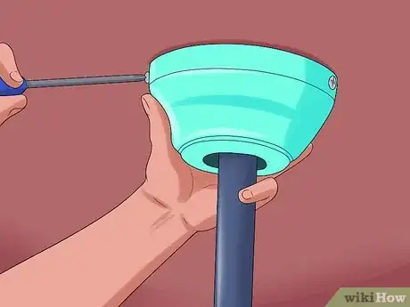 Imagen titulada Take Down or Remove a Ceiling Fan Step 4