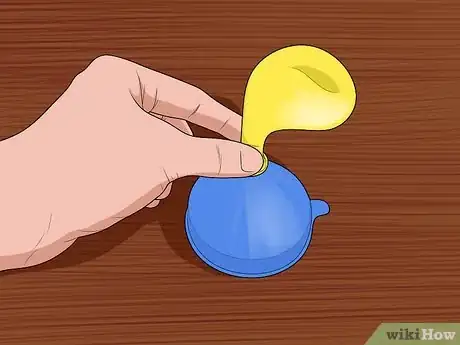 Imagen titulada Fill Up a Water Balloon Step 11