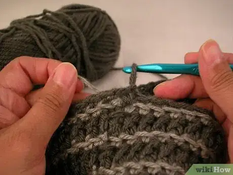 Imagen titulada Crochet a Skull Cap Step 15