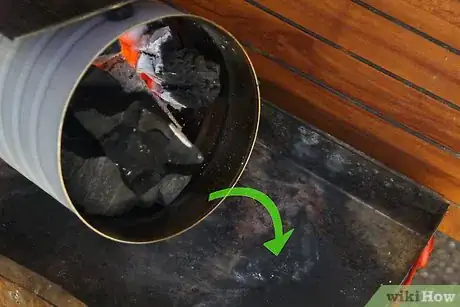 Imagen titulada Create a Strong Burning Charcoal Fire Step 5