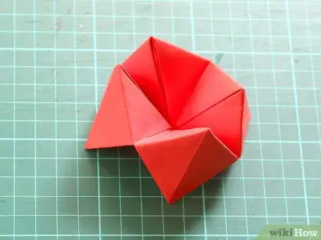 Imagen titulada Fold a Simple Origami Flower Step 7