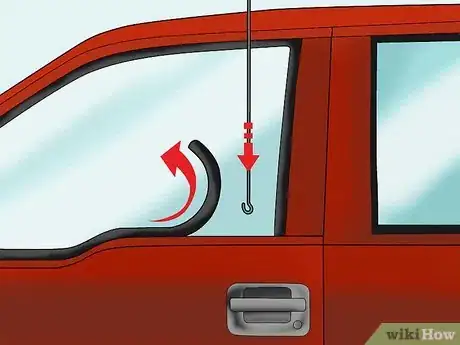 Imagen titulada Use a Coat Hanger to Break Into a Car Step 13