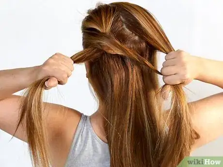 Imagen titulada Do a Fish Tail Plait in Your Hair Step 11