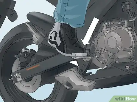 Imagen titulada Brake Properly on a Motorcycle Step 3