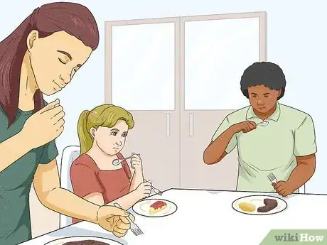 Imagen titulada Have Good Table Manners Step 6