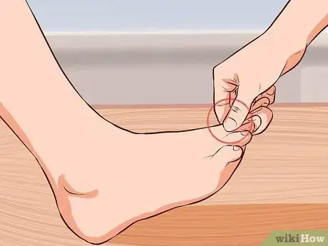 Imagen titulada Use Acupressure to Induce Labour Step 3