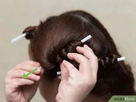 Imagen titulada Curl Your Hair with Straws Step 17