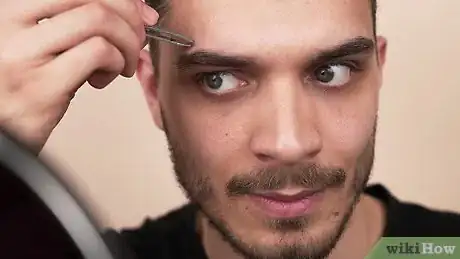 Imagen titulada Trim Eyebrows (for Men) Step 5