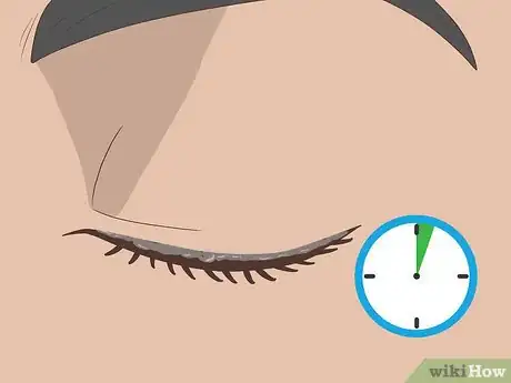 Imagen titulada Remove Individual False Eyelashes Step 9