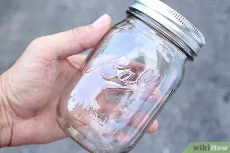 Imagen titulada Decorate a Mason Jar Step 9